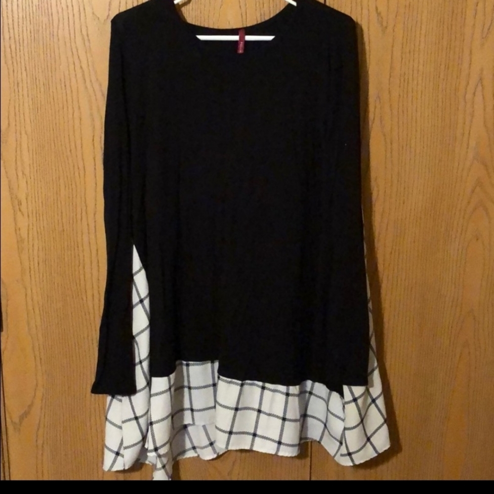 Black and white top